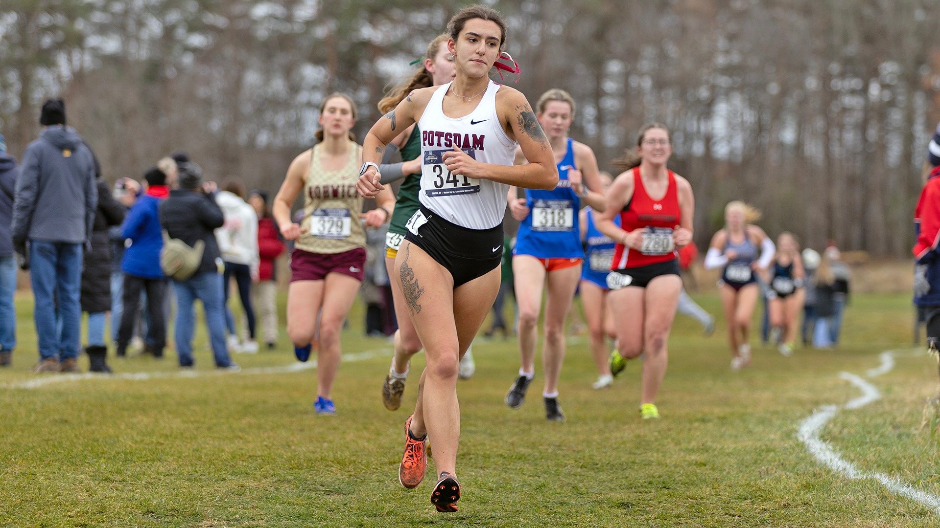 Makayla Farmer runs at the 2025 NCAA Mideast Regional at SLU.