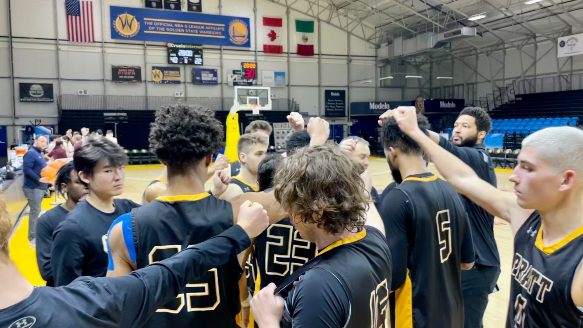 Men’s Basketball Concludes Season in C2C Quarters to Salisbury Pratt