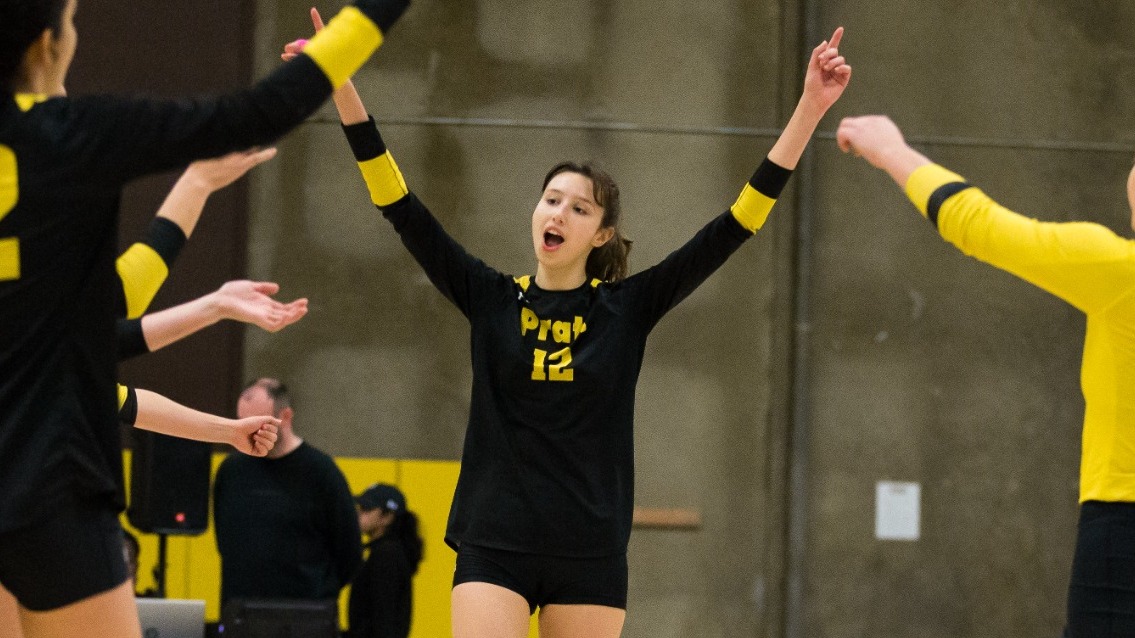 Women’s Volleyball Defeats Saint Elizabeth in Four in Season Opener