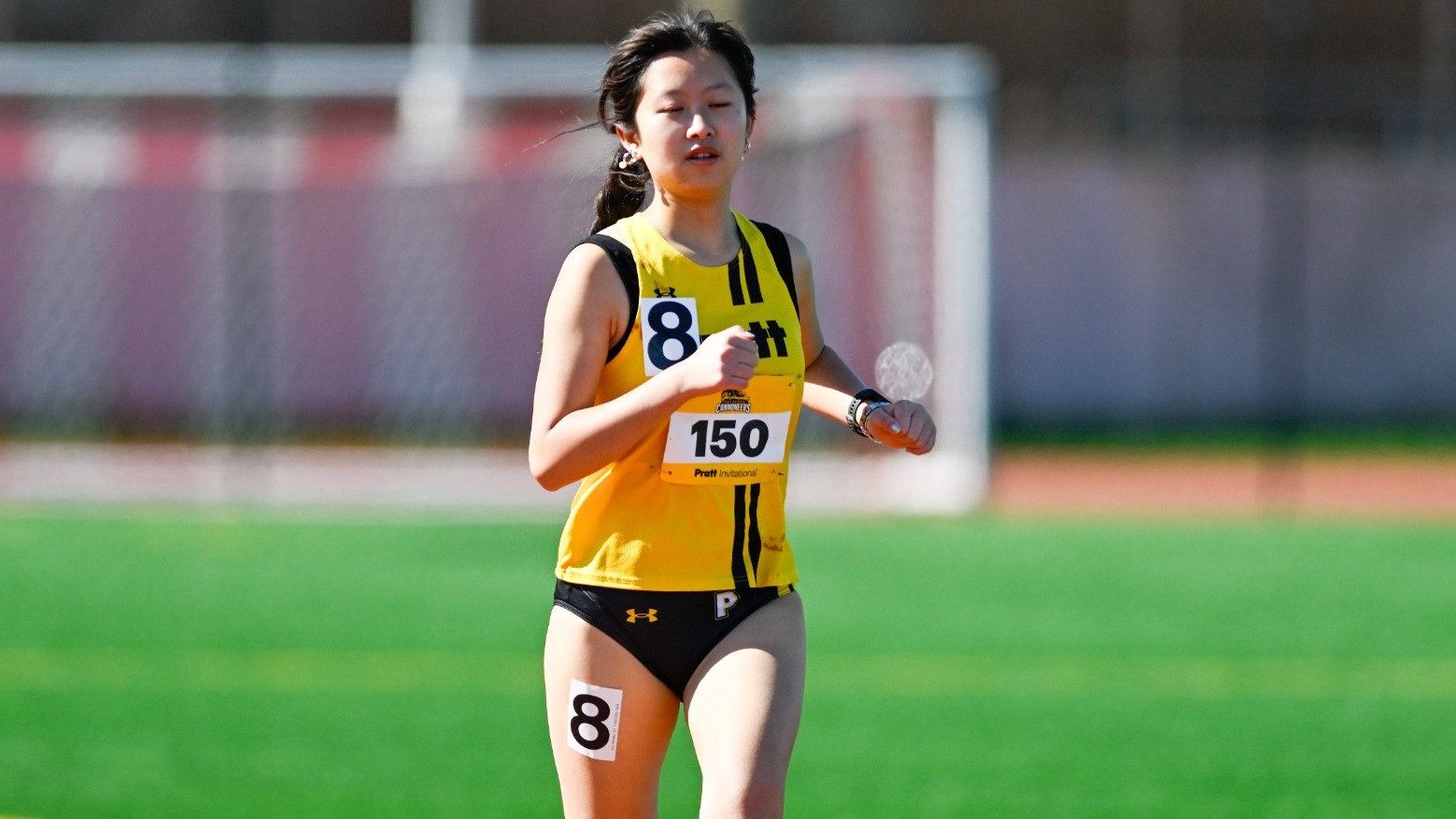 Kathleen Chen runs in the Pratt Invitational