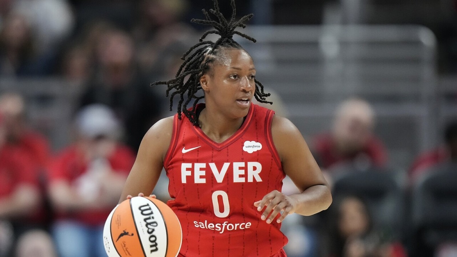 Former Princeton Star Kelsey Mitchell Wins Dawn Staley Community
