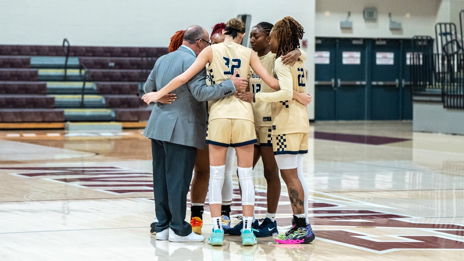 wbb huddle earlham