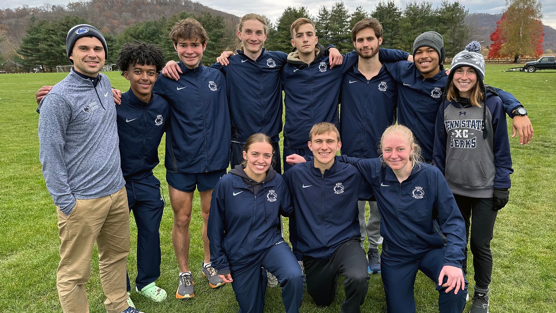 XC group at Regionals 2023