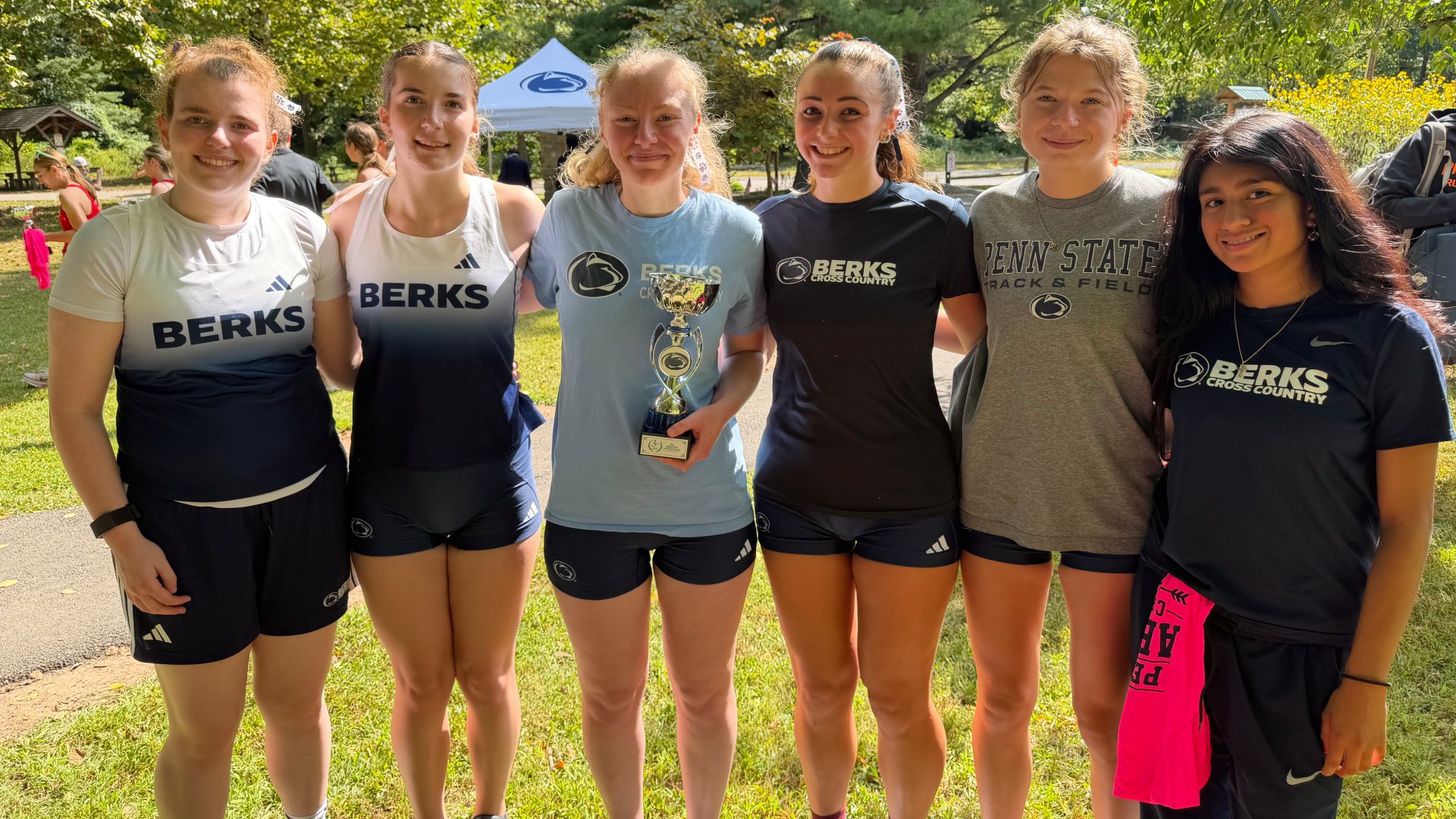 Women's Cross Country Abington Trophy Group Shot