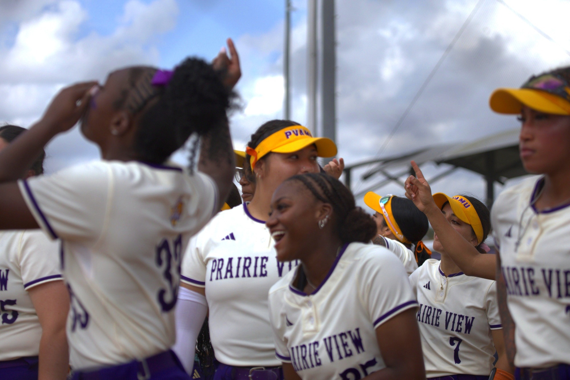 team celebration after HR vs SU