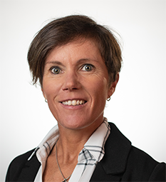 Stacey Schramm Headshot