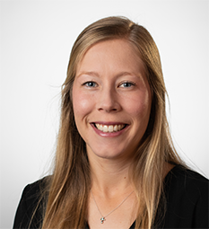 Kelly McQuilkin Headshot