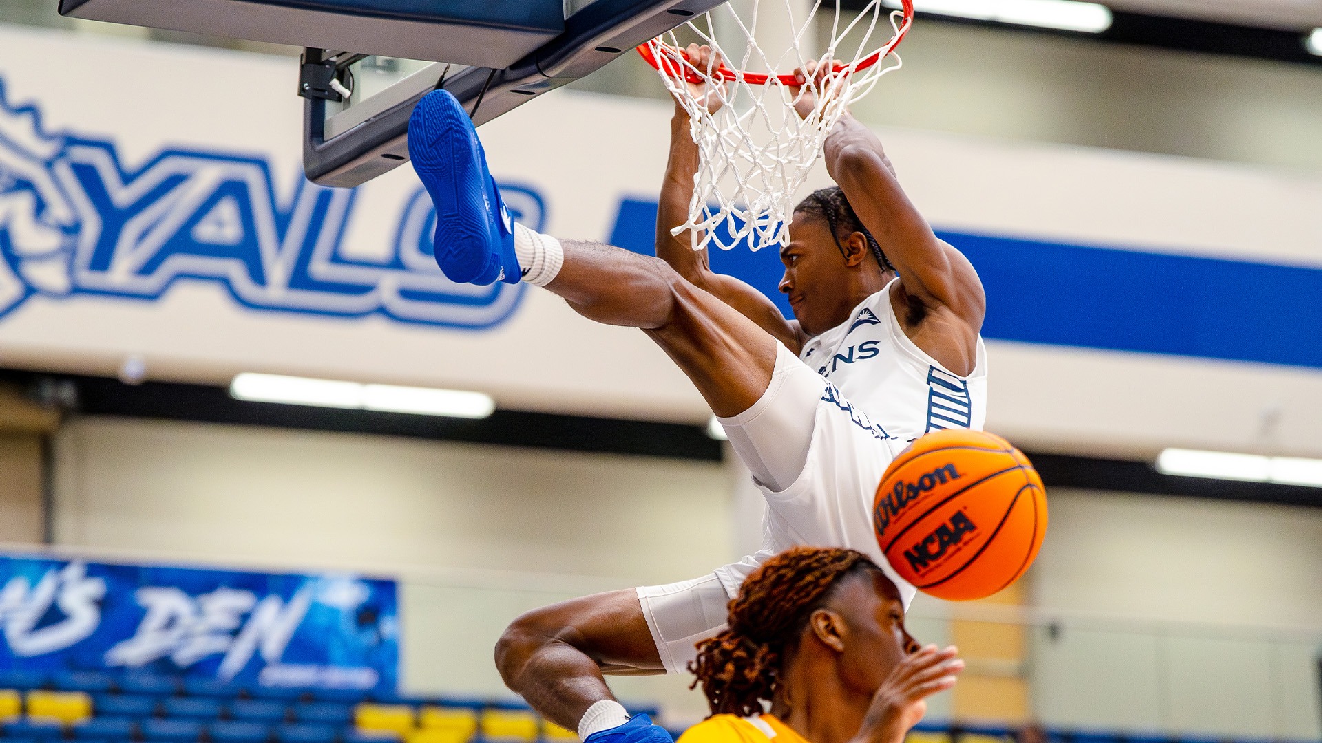 Kam Clark vs. Johnson C Smith