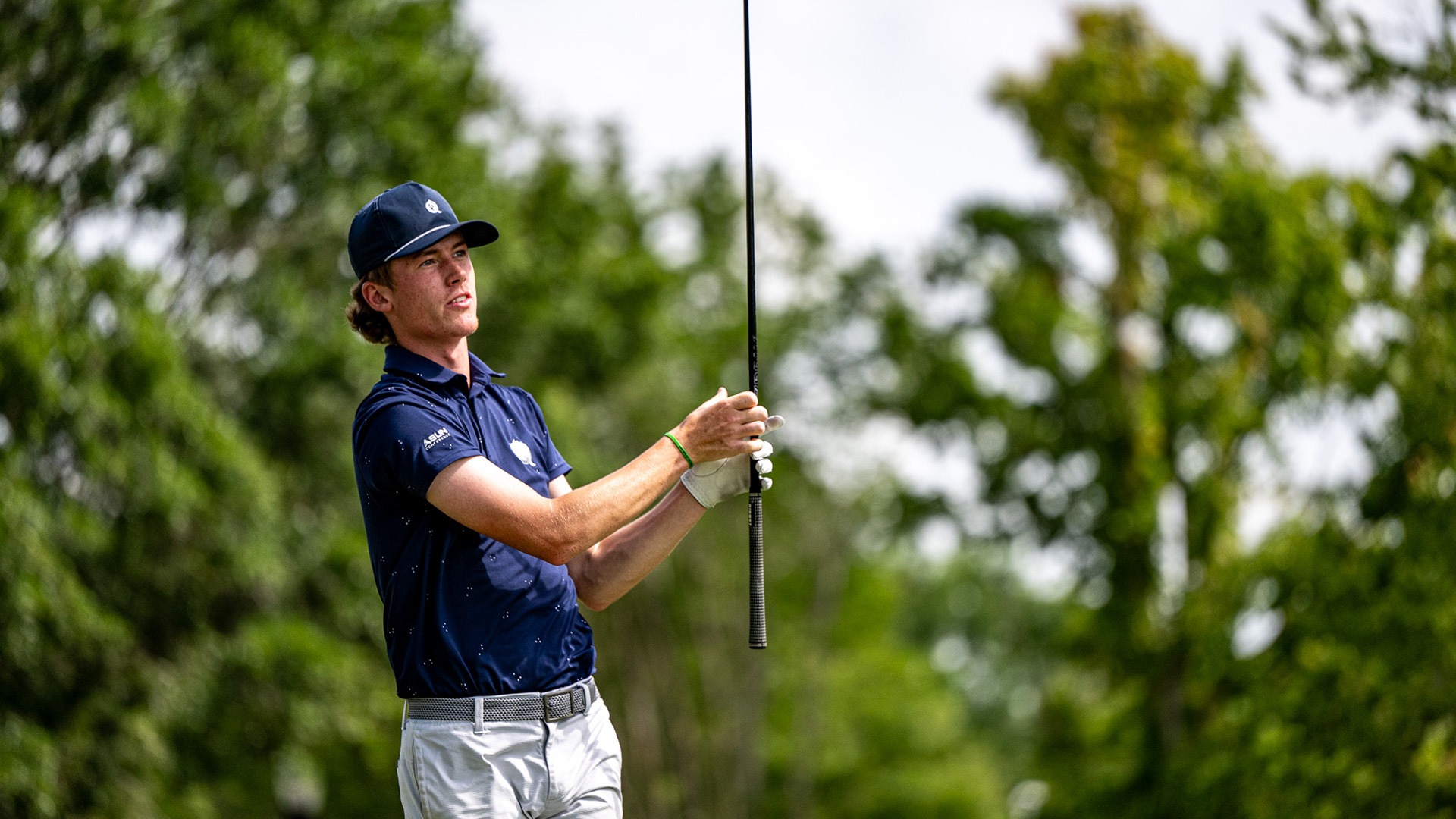 Ed Davis eyes the ball
