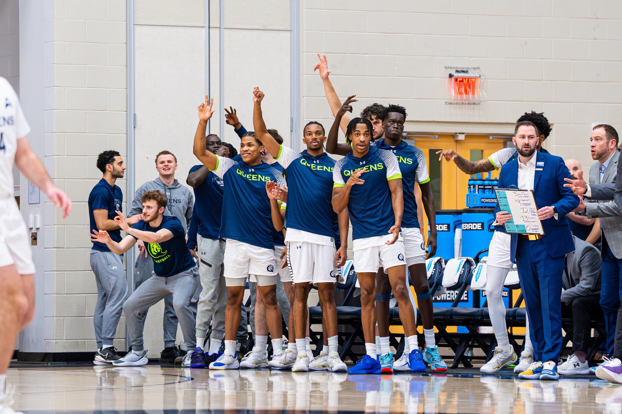 Queens bench vs. Central Arkansas