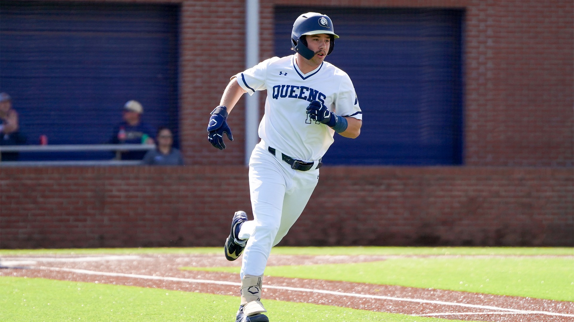 Lenox Lively vs. Army