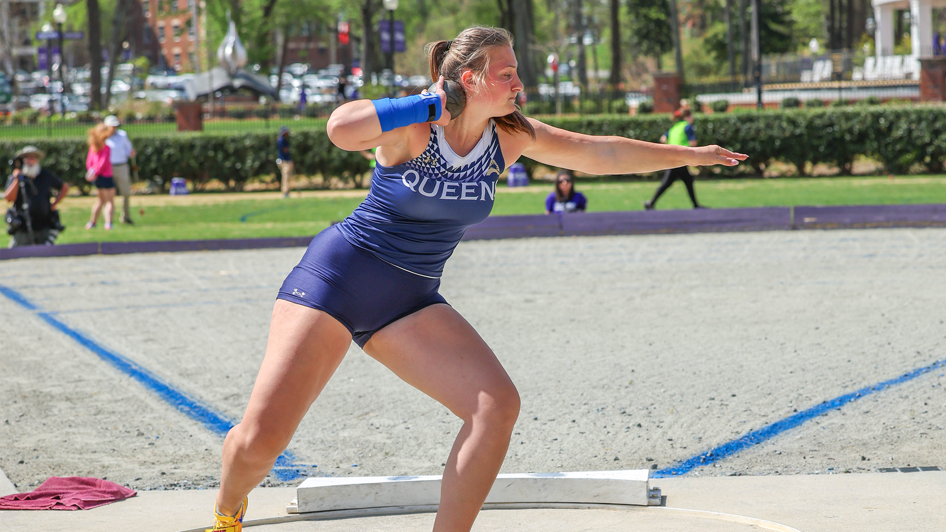 Vesna shot put