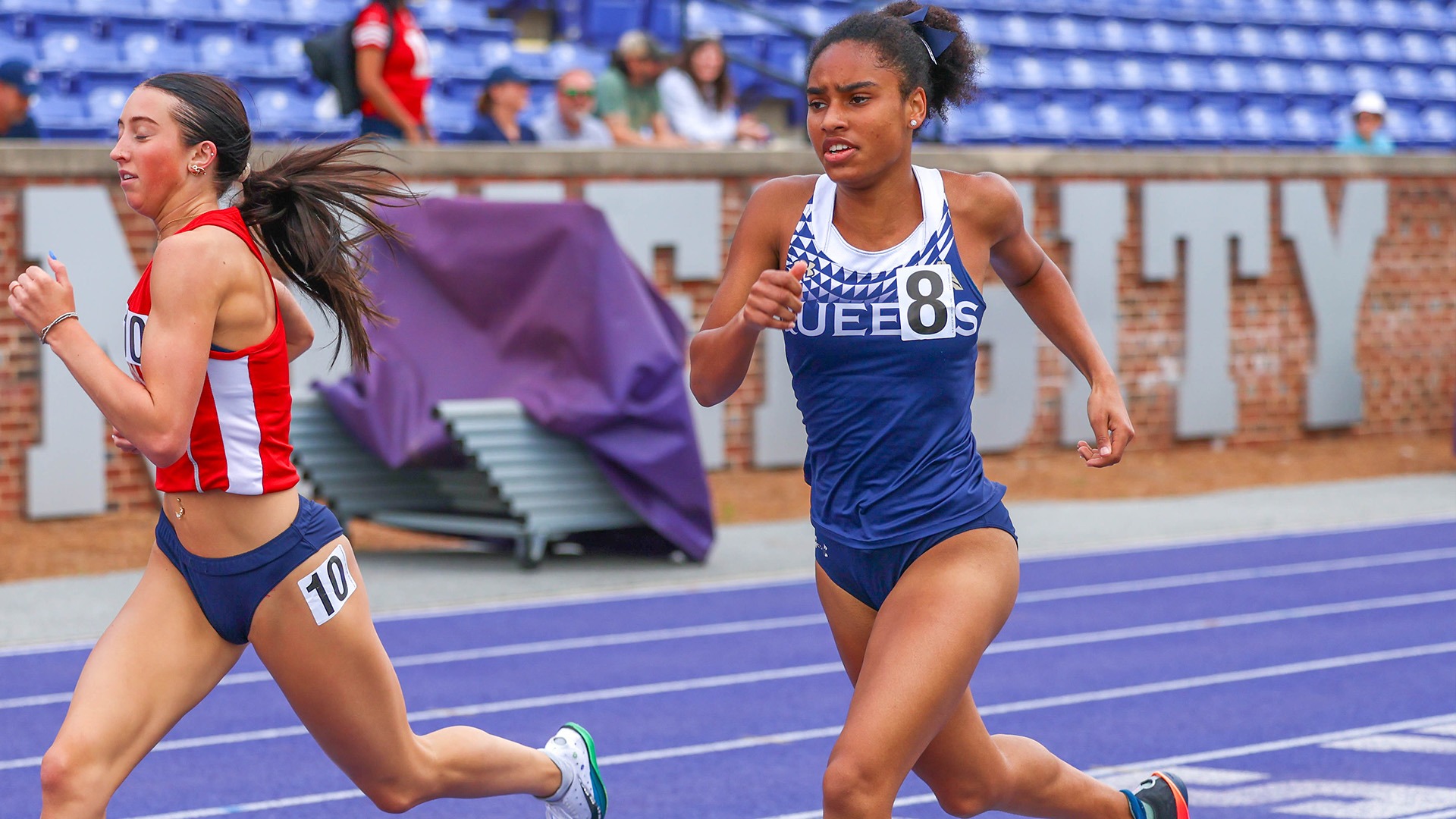 Lina Mills-Zacapa running