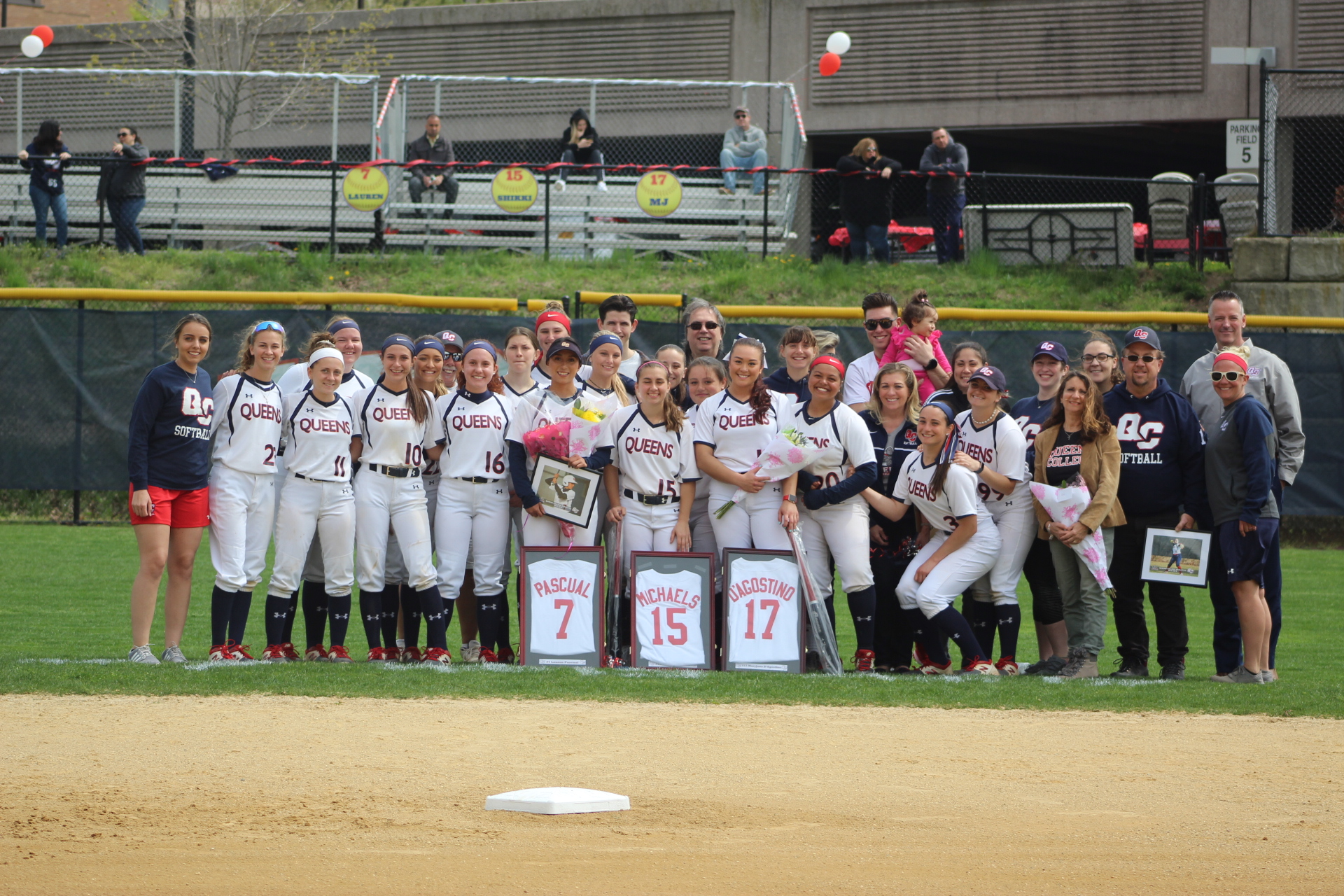 Softball Splits Senior Day Doubleheader with Molloy Thursday Queens