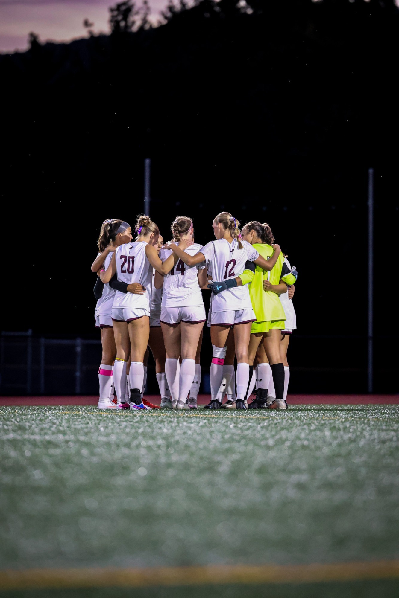 Women's Soccer Huddle 2026