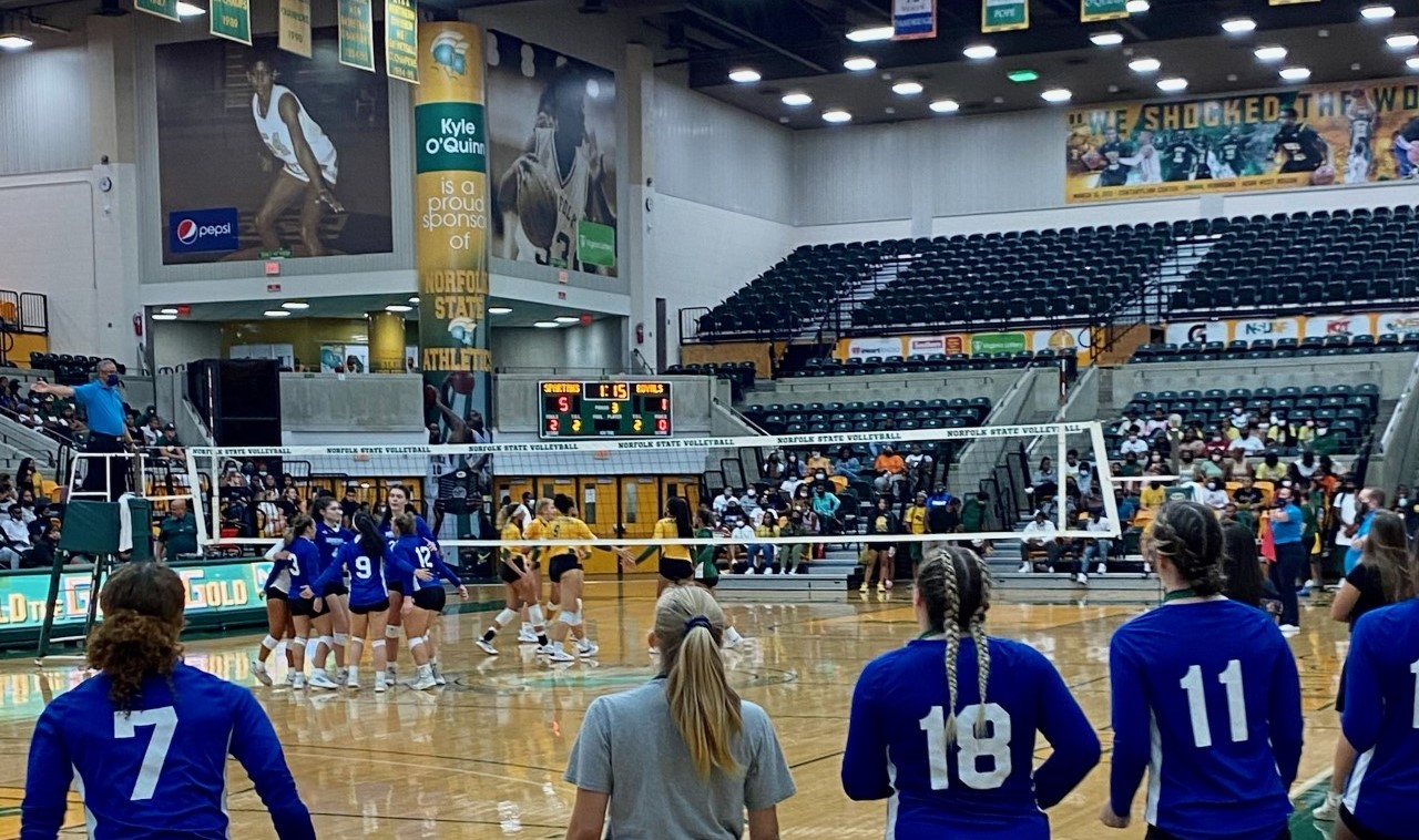 Women's Volleyball Wins Against La Roche University Regent University