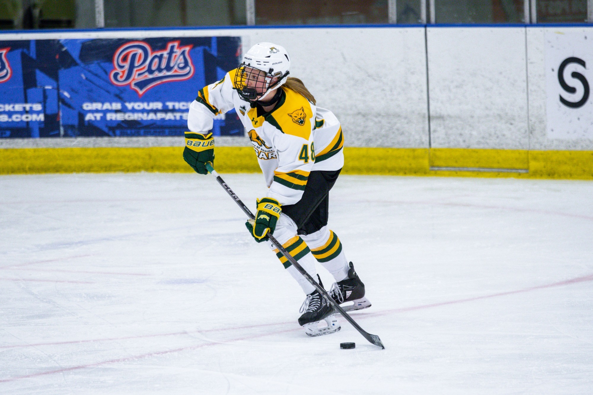 womens hockey player action shot