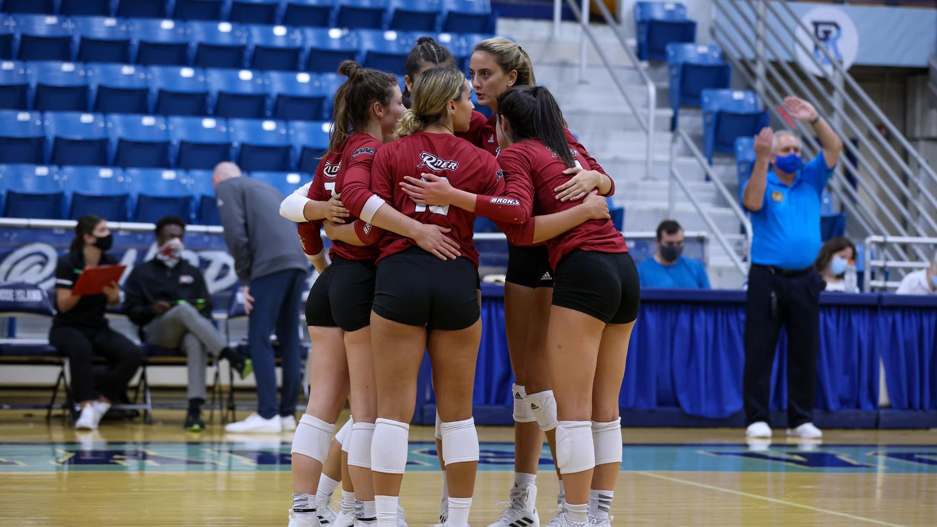Volleyball Opens MAAC Play With Tight Loss at Fairfield Rider