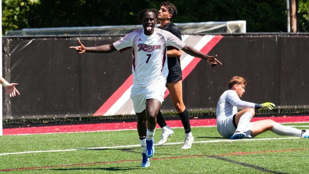 Momo Diop Celebration Saint Joseph's