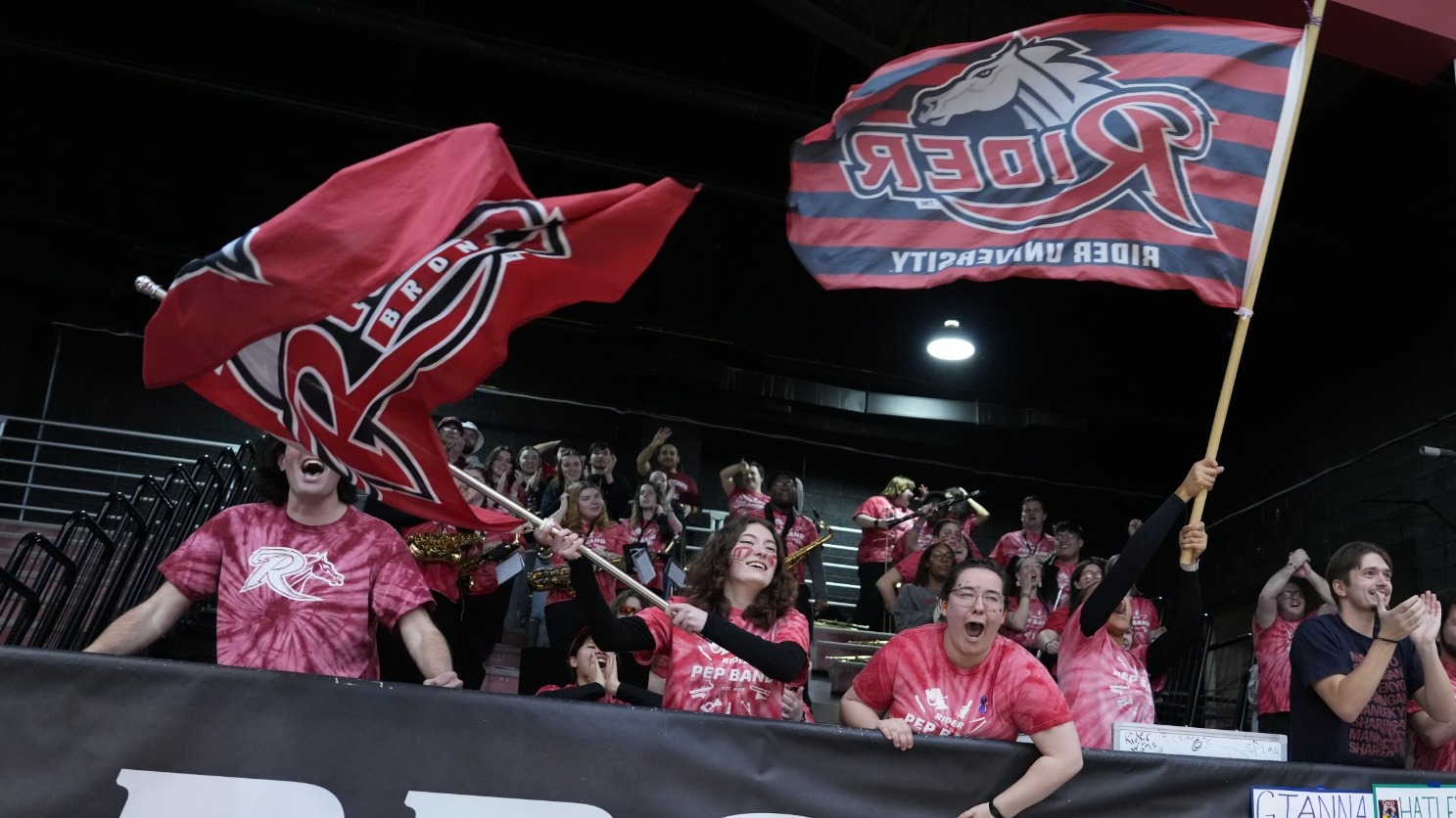 Band Fans Crowd 2024-25