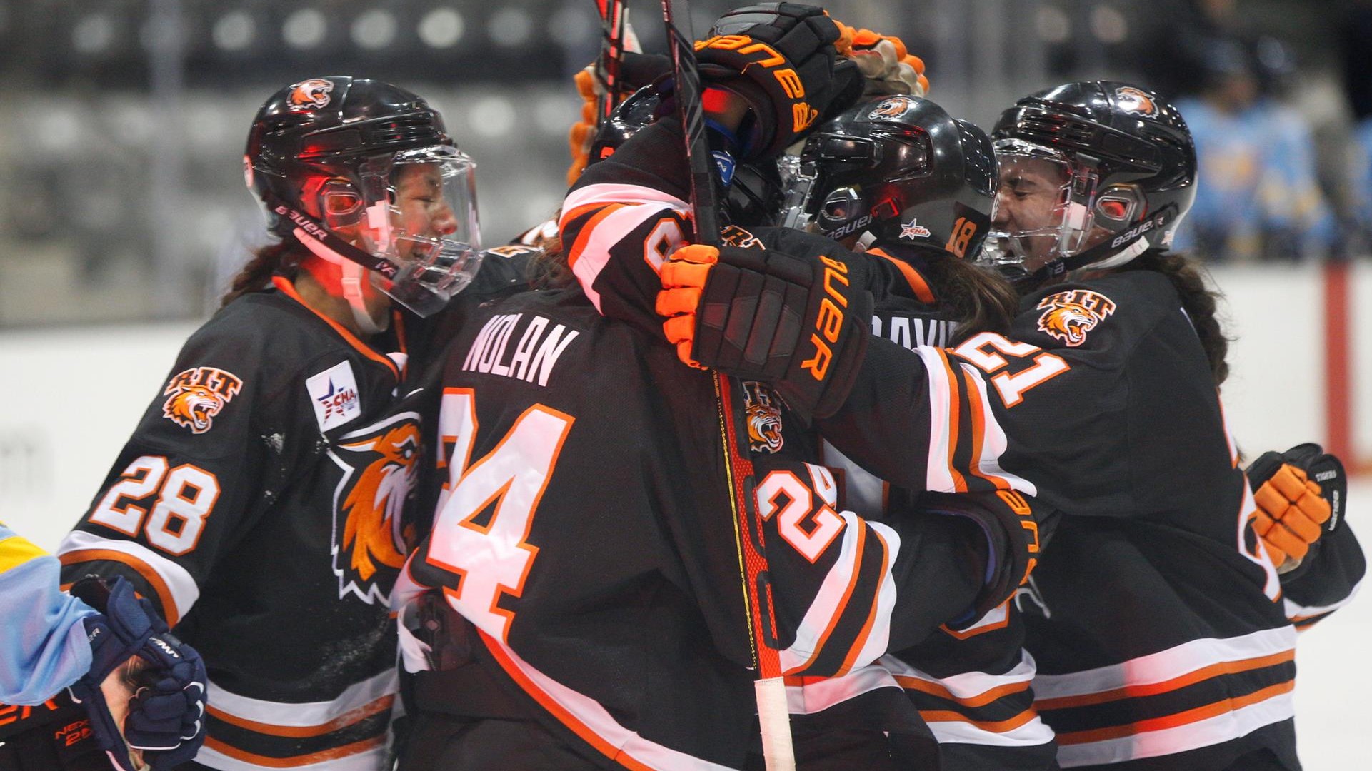 Women's ice hockey plays Mercyhurst in a homeandhome series beginning