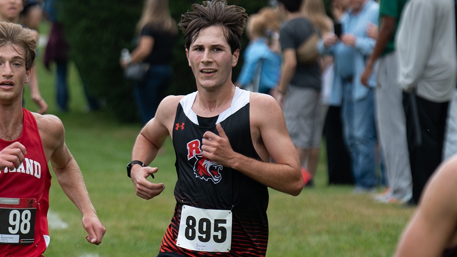 Zachary Sowers running in the Harry F. Anderson Invitational