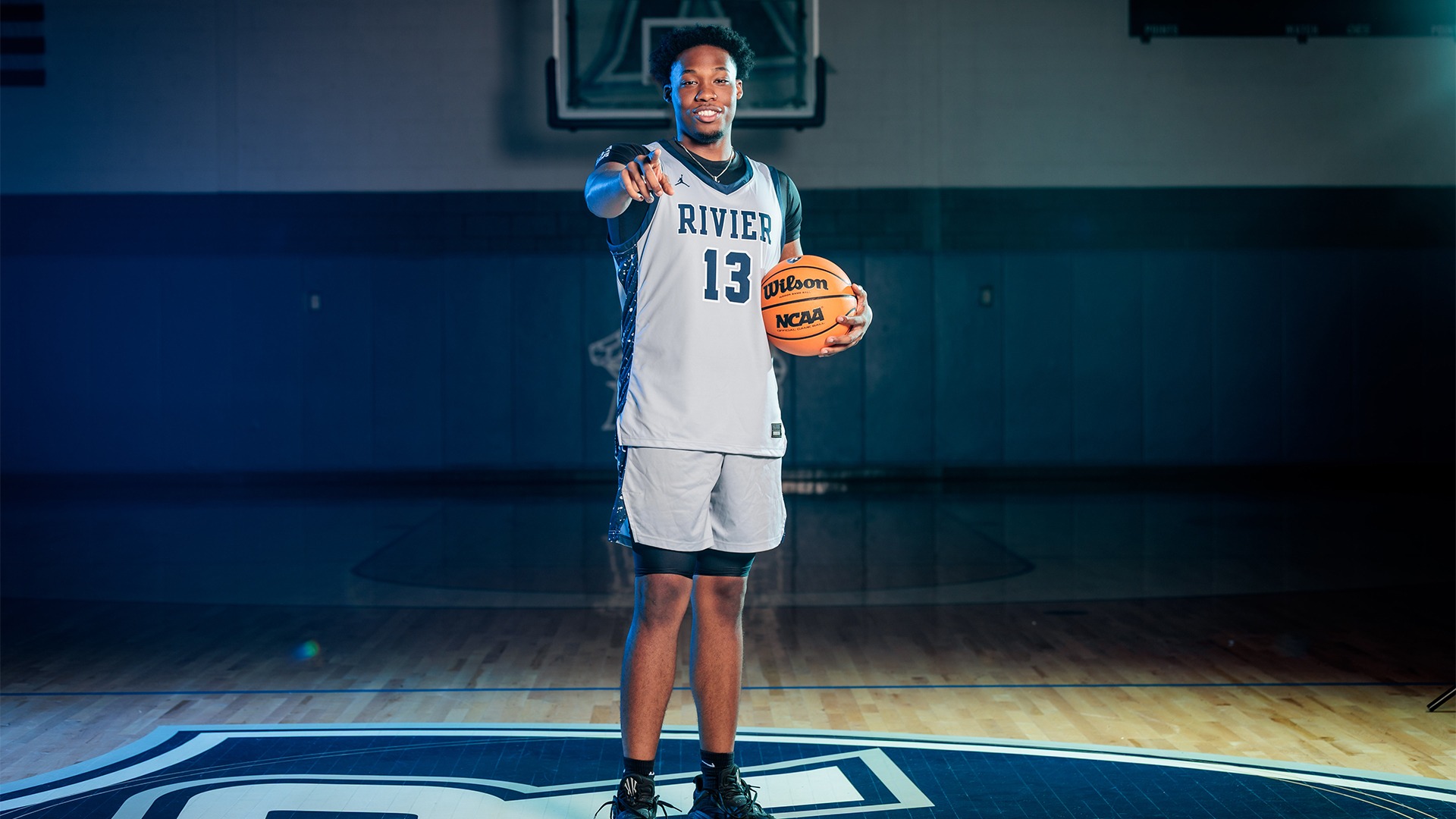 Izaiah Shaw-Glen Media Day Shot