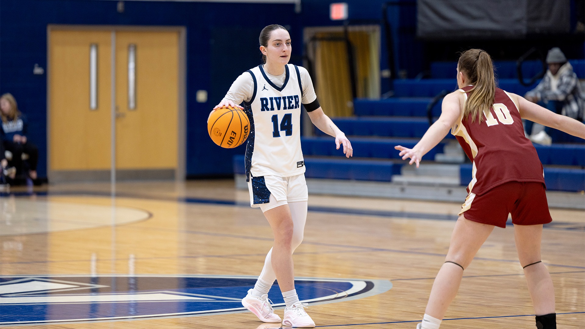 Gianna Donato Dribbling