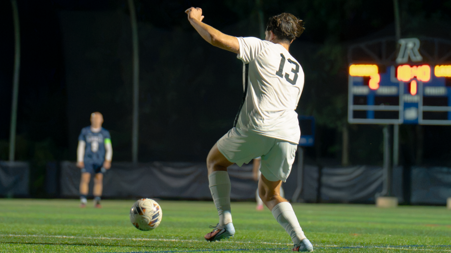 Andrew Lennox kickingw