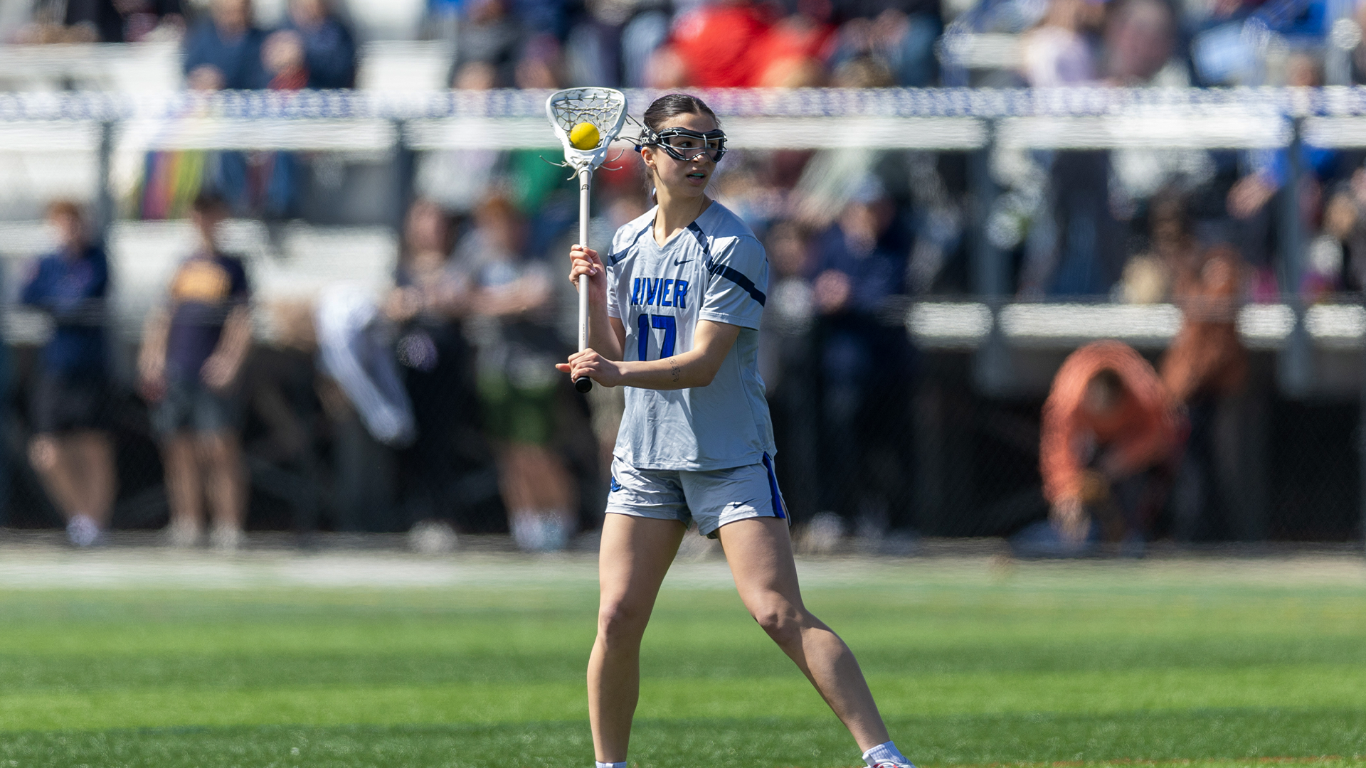 Kaycie Hudon waiting to make a pass