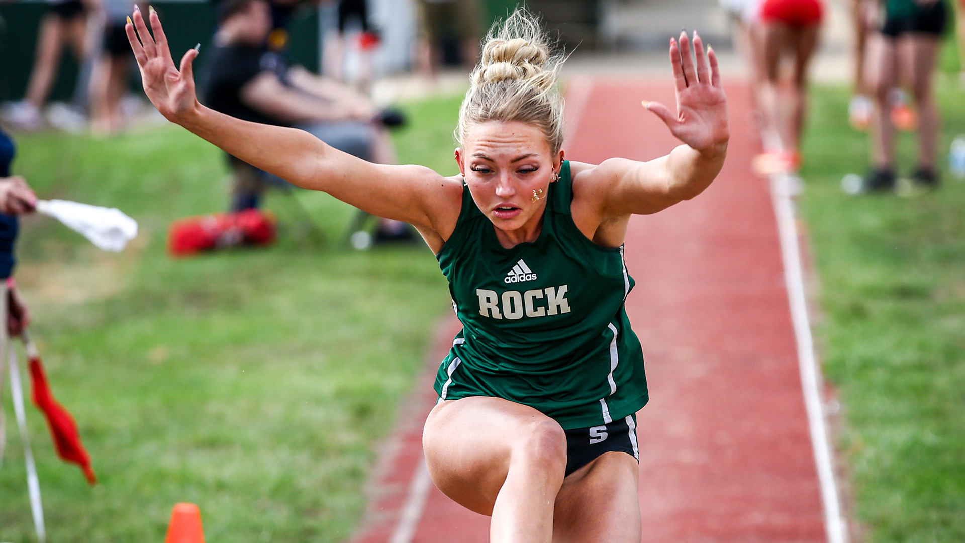Alice Bogia triple jumping