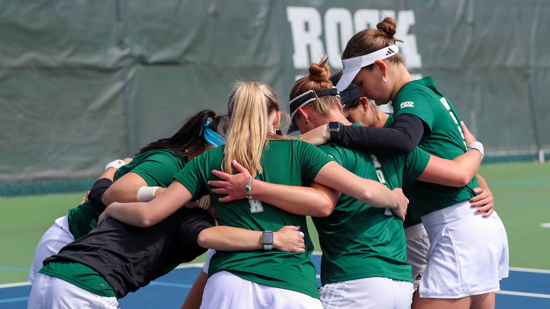 Women's Tennis Huddle 2026