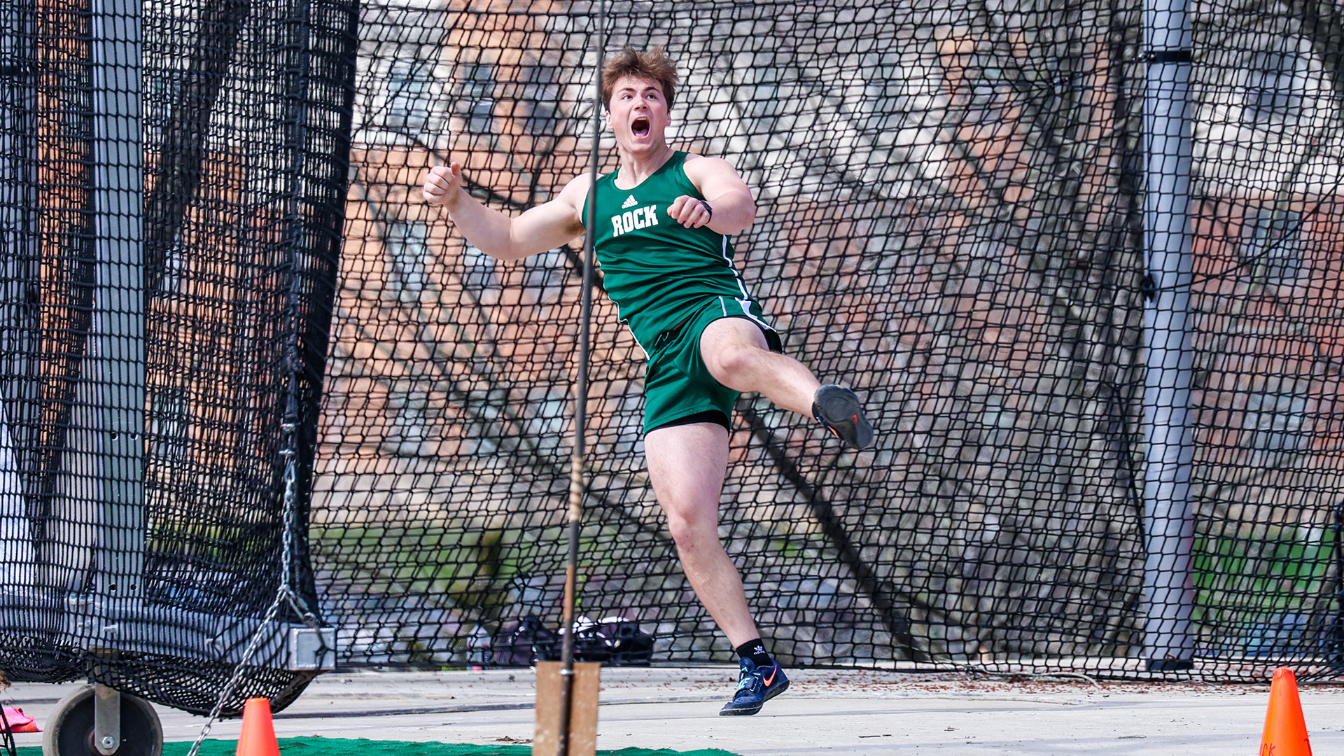 Seaton Wozniak discus follow through