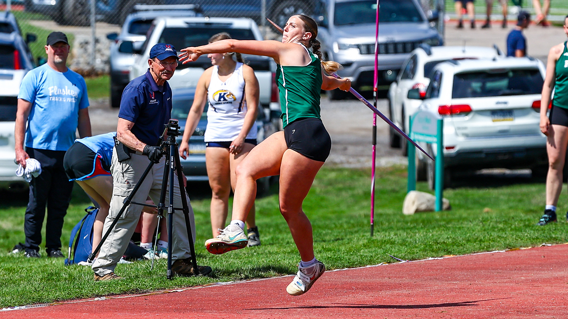 Isabella Bartoletti throws javelin at Dave Labor Invite