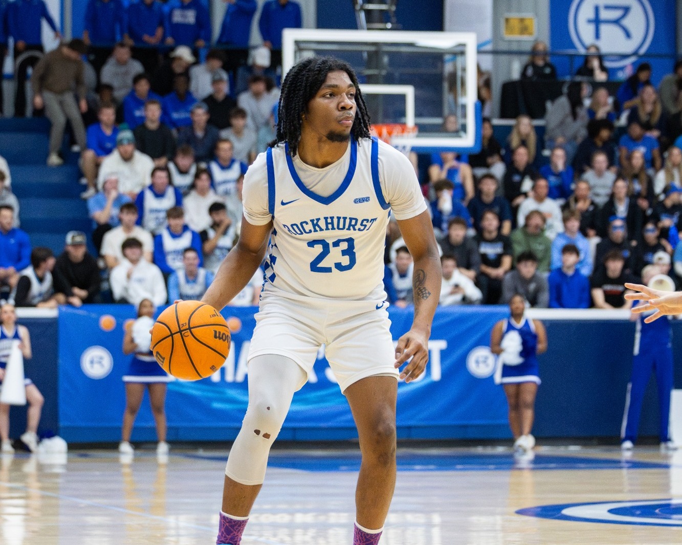 Jaylen Wesley dribble