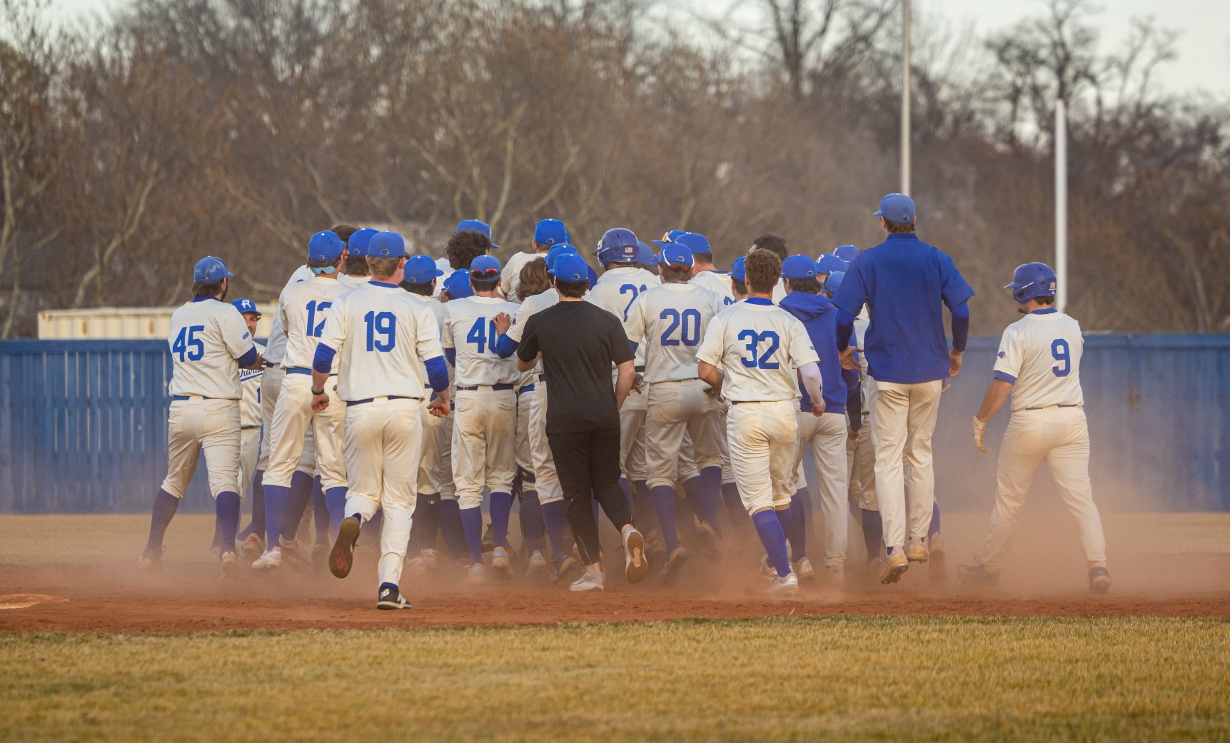 Walk-off base hit single