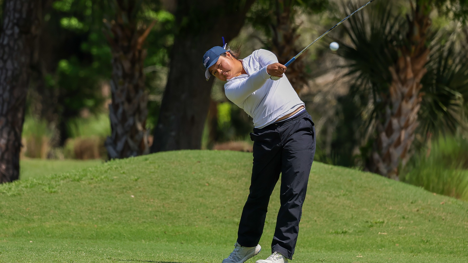 WGOLF Youyang Li teeing off