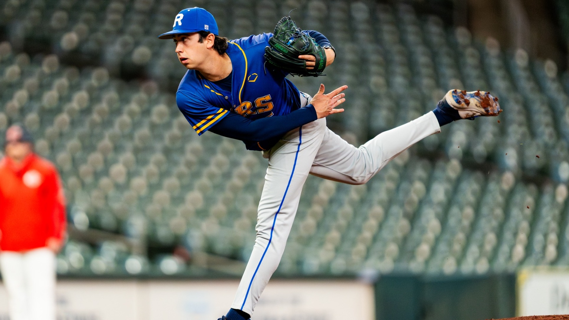 BASE Noah Greenseid pitching