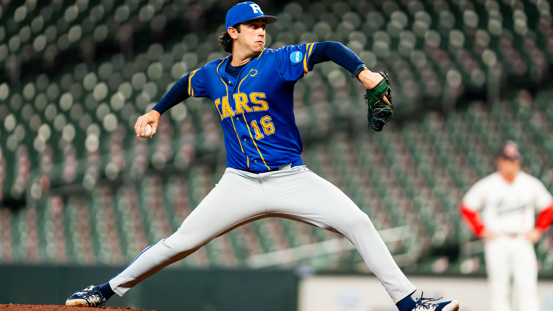 BASE Noah Greenseid pitching