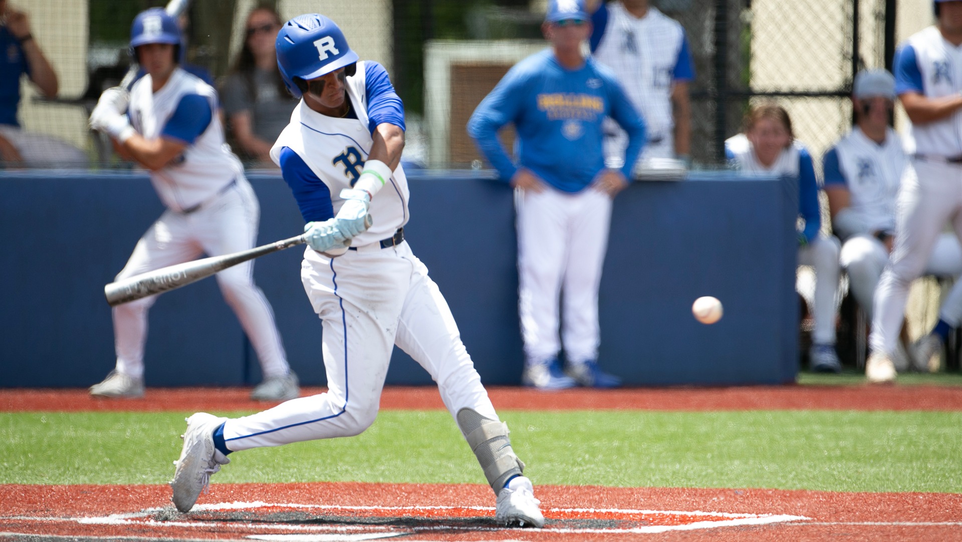 BASE Mauri Bejarano hitting