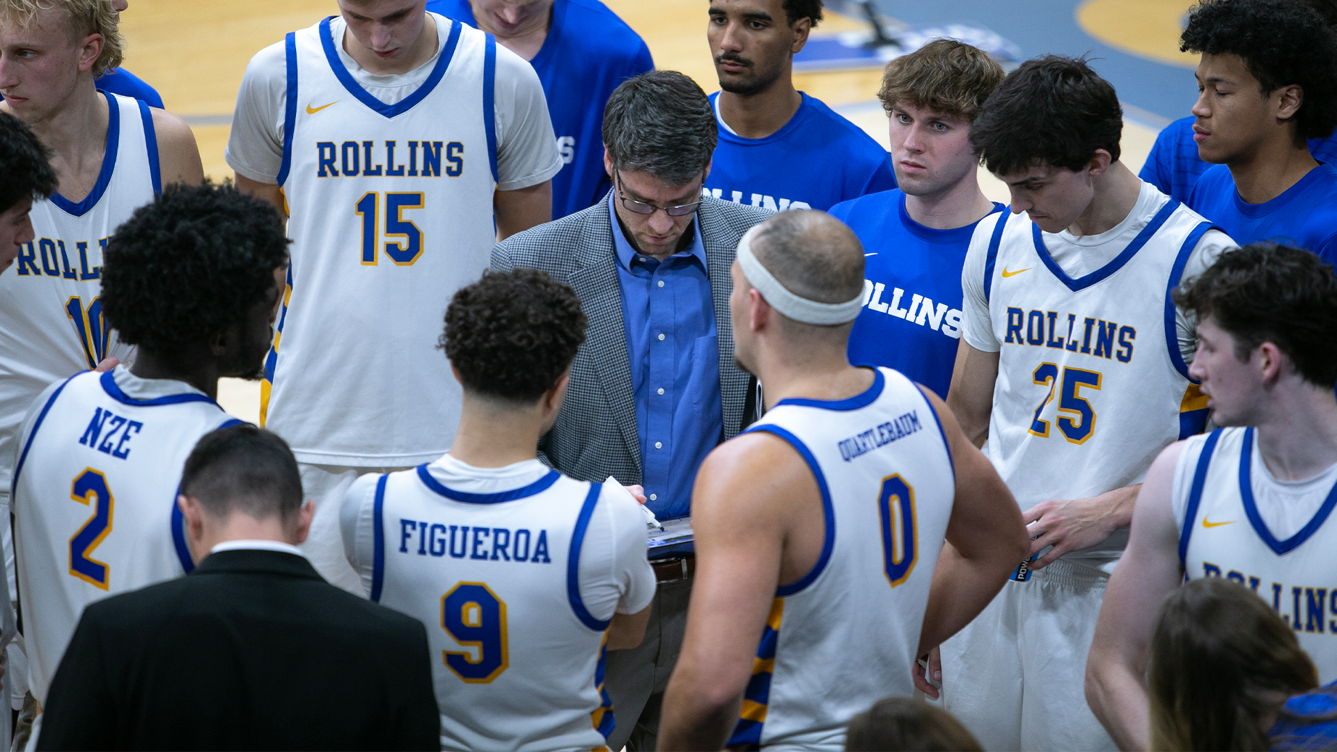 MBKB Kevin Hogan team huddle