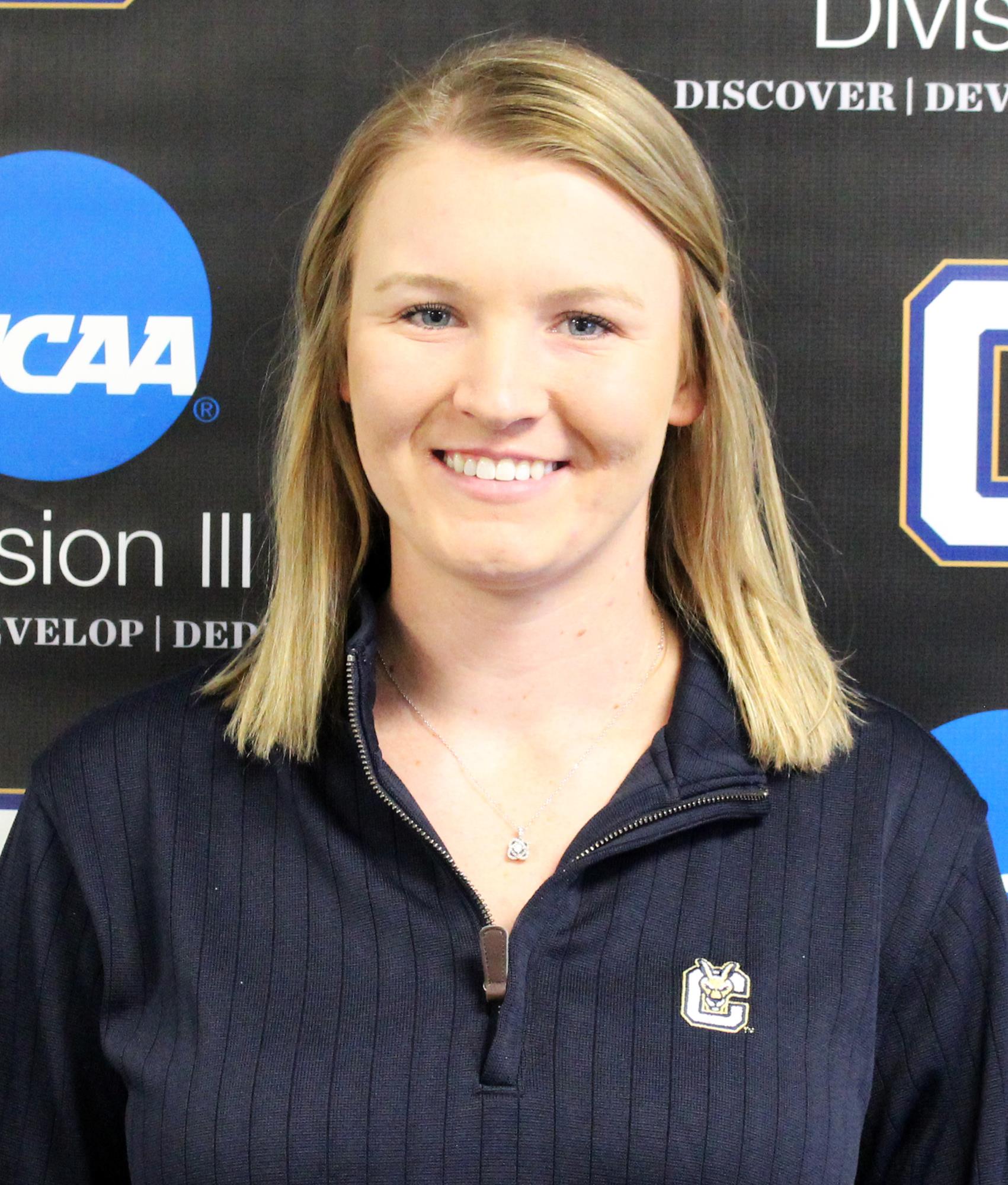 Lindsey Thayer Headshot