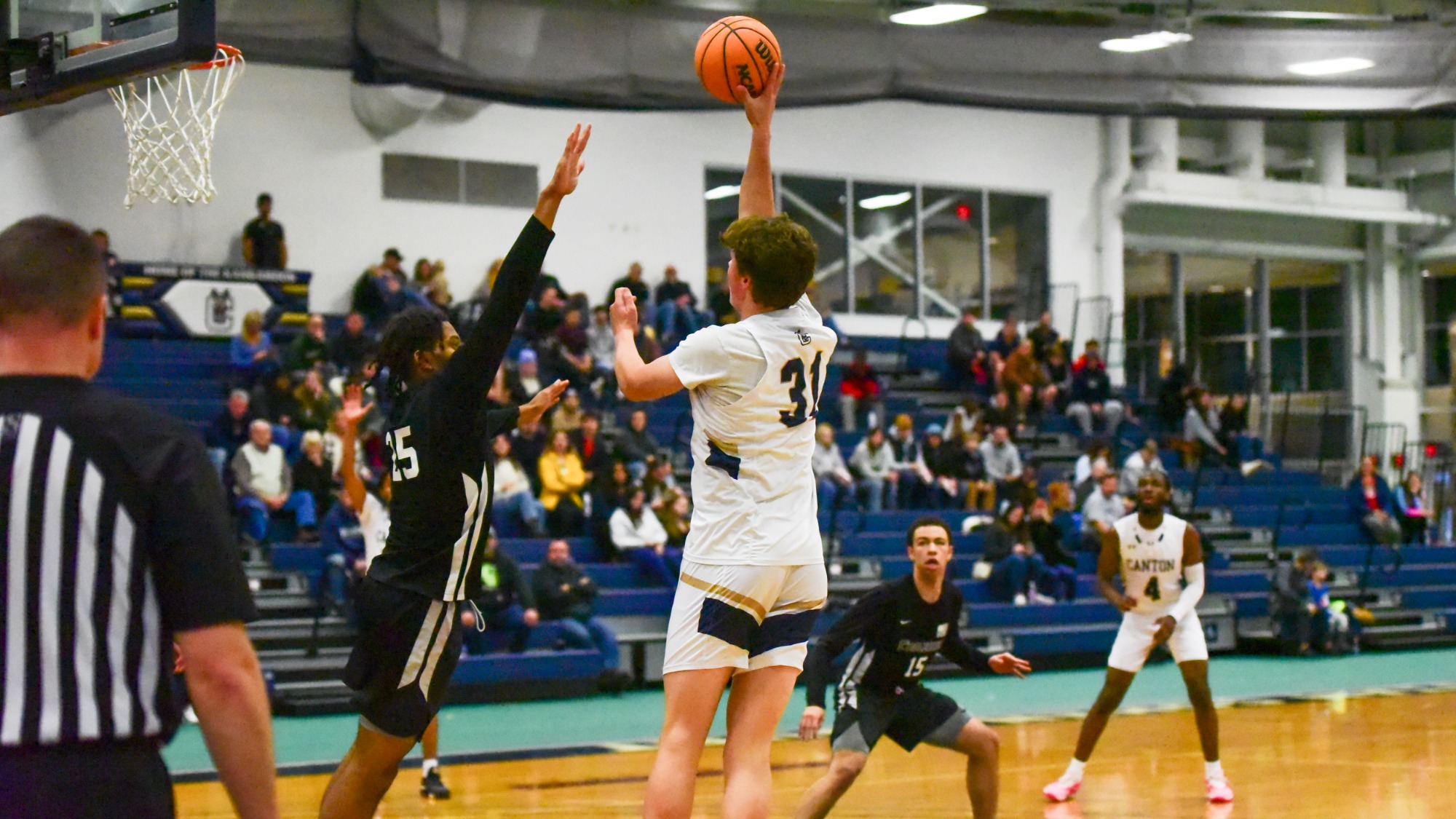 men-s-basketball-opens-nyu-holiday-tournament-vs-9-violets-suny