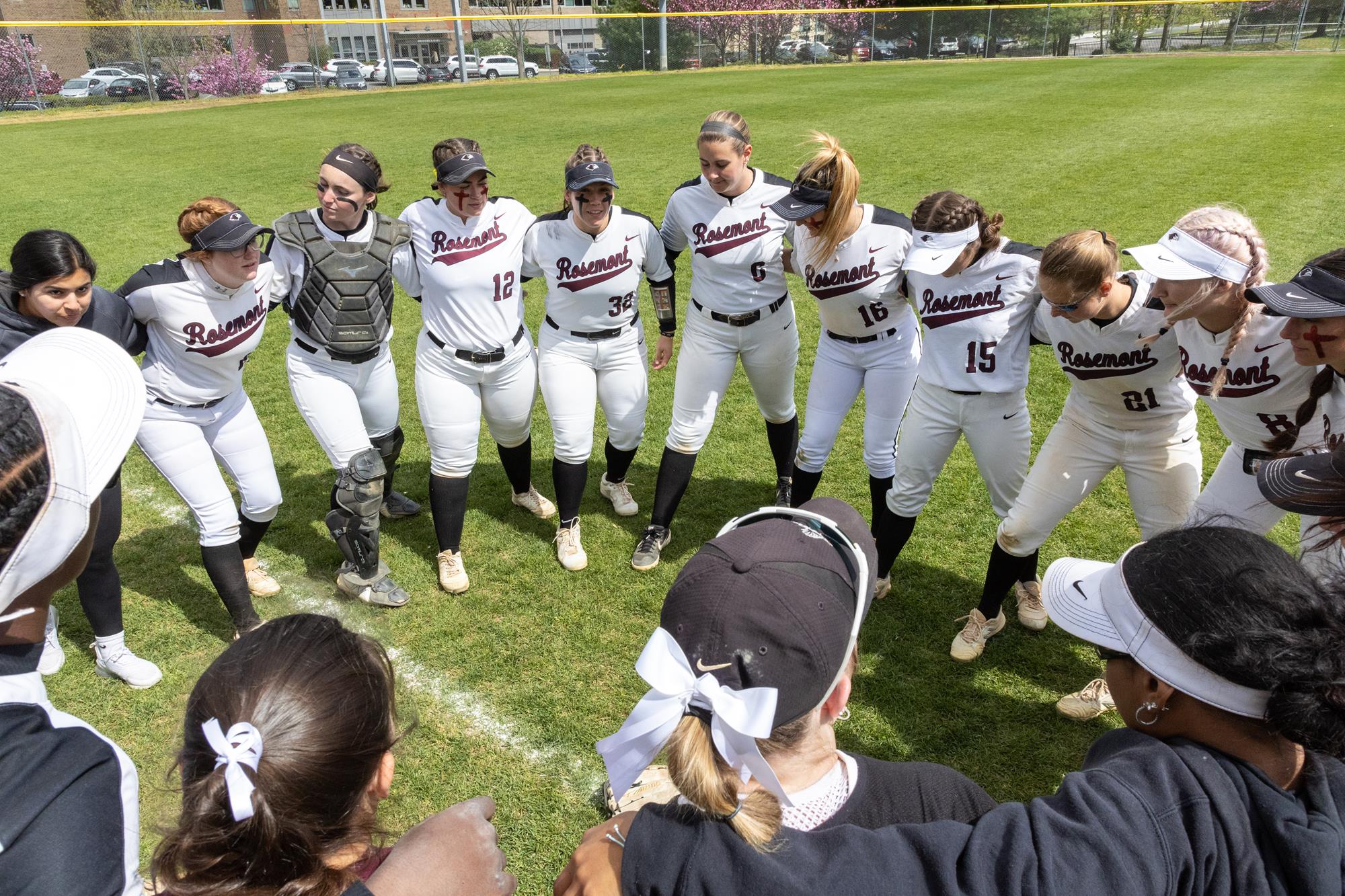 Ravens Fall to Cougars and Yellow Jackets on 2nd Day of Tournament