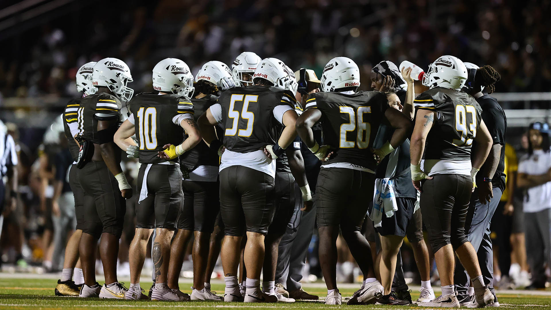 FB-Huddle-5