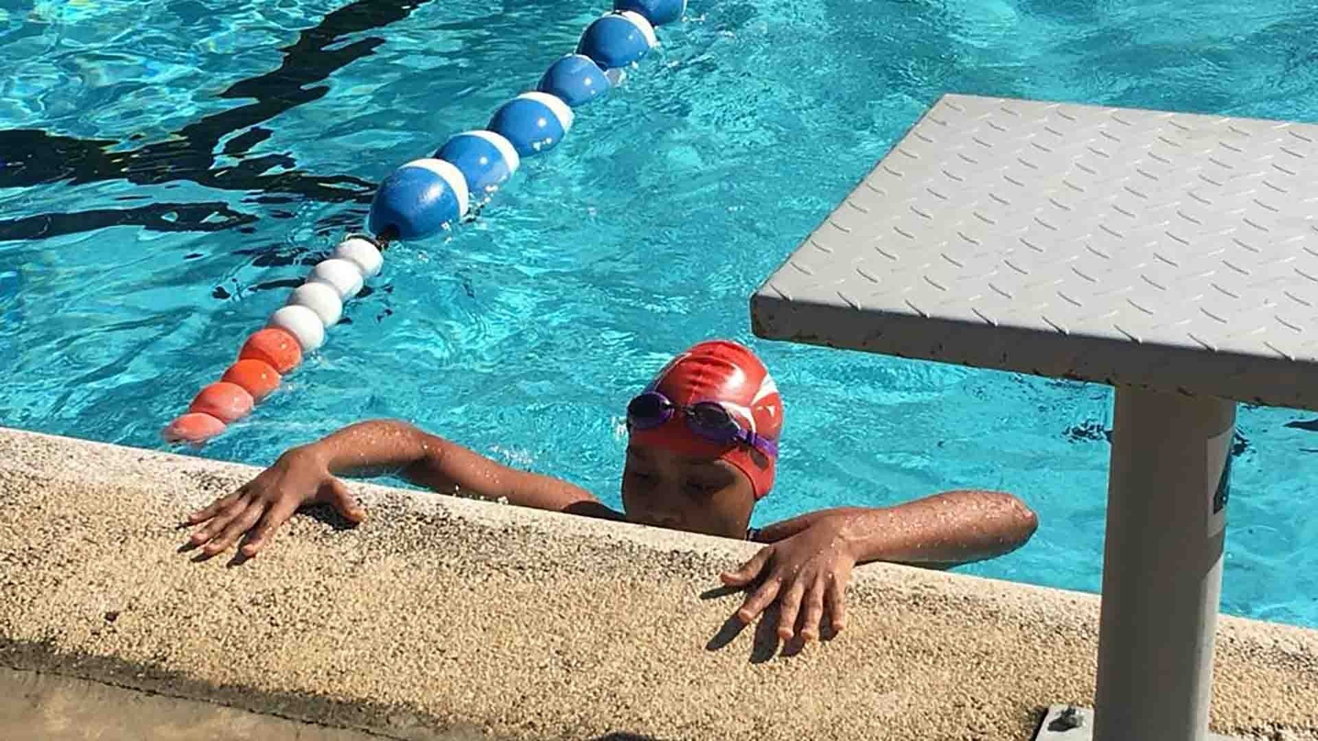 Fernanda O’Neil Montes De Oca in a pool