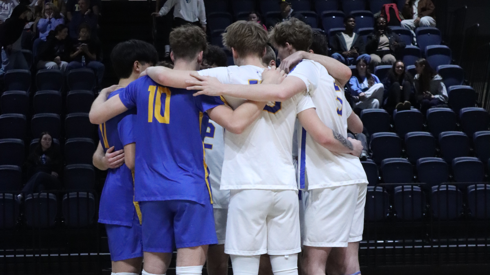 Bold players huddle at Windsor