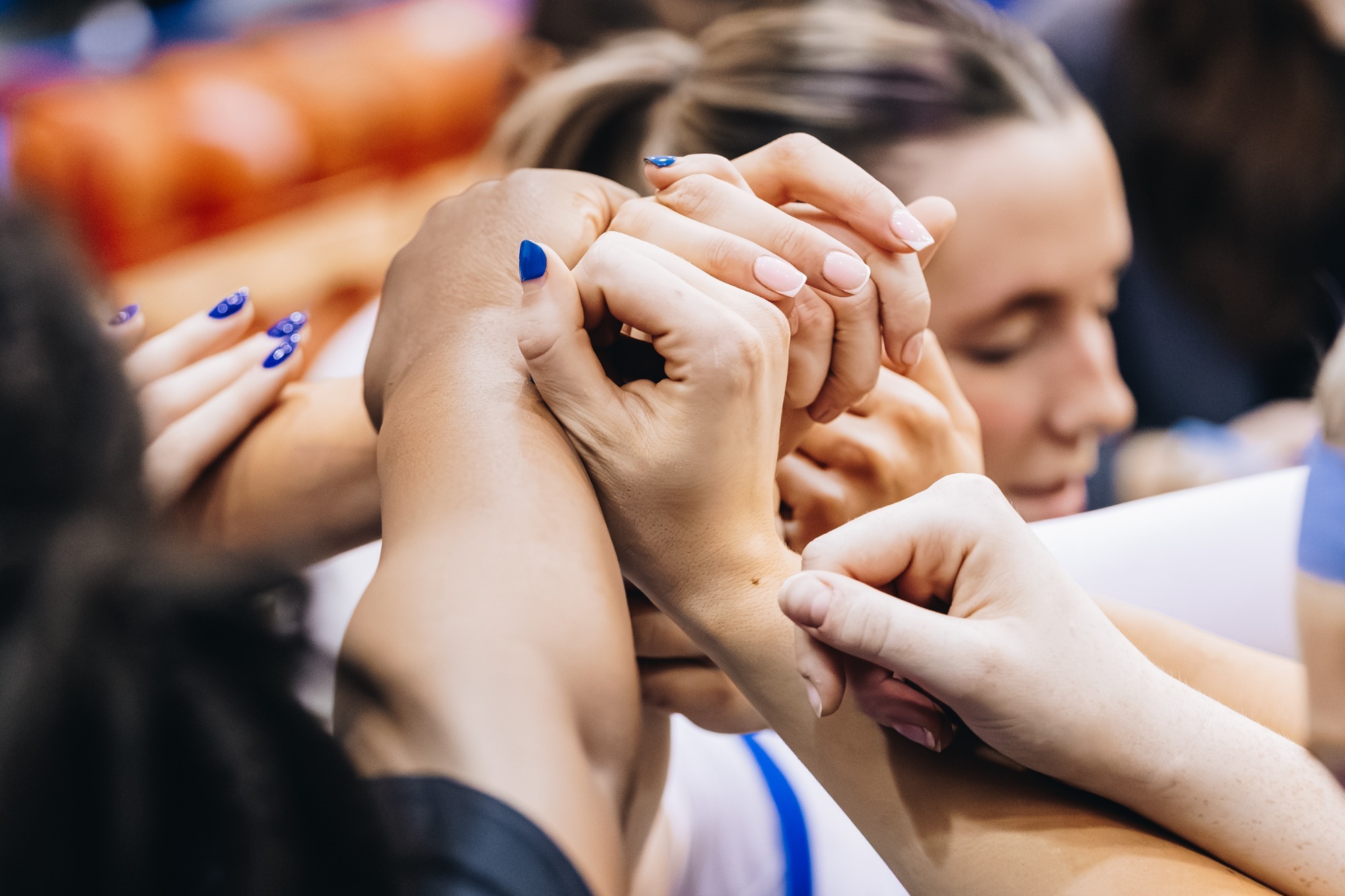WBB team huddle