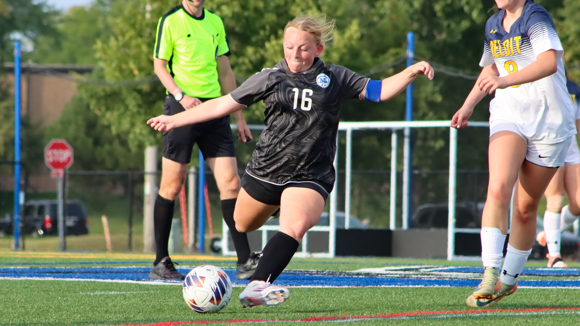 Kylee Verkuilen sends a shot