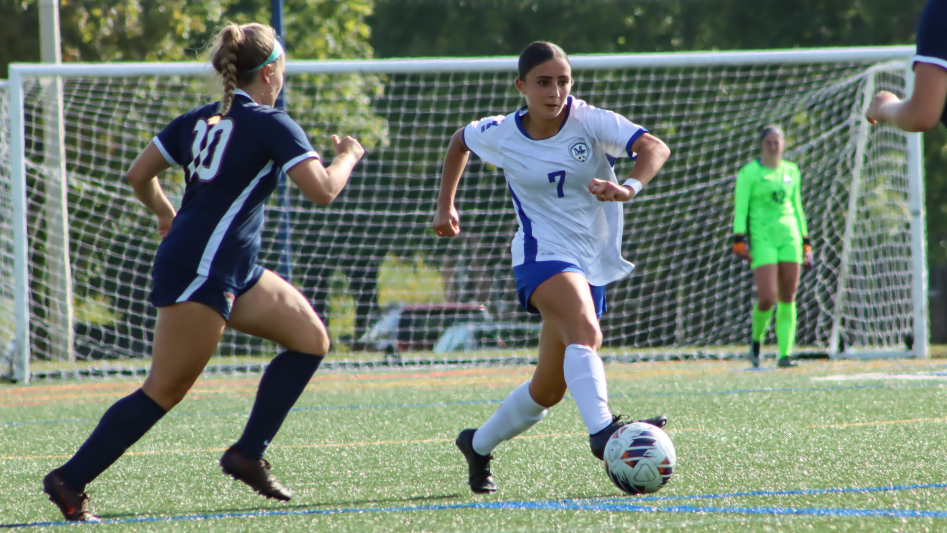 Allegra Hong heads up field
